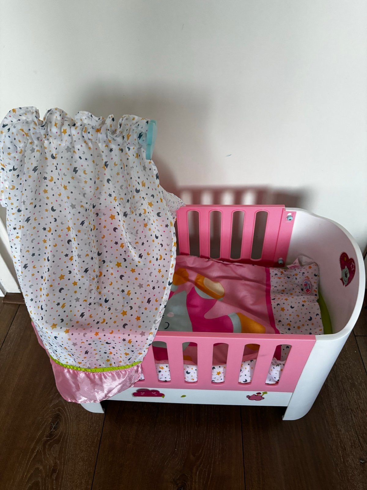 Baby Born Wieg met Geluid, met Accessoires, Kinderen en Baby's, Ophalen of Verzenden, Zo goed als nieuw, Babypop