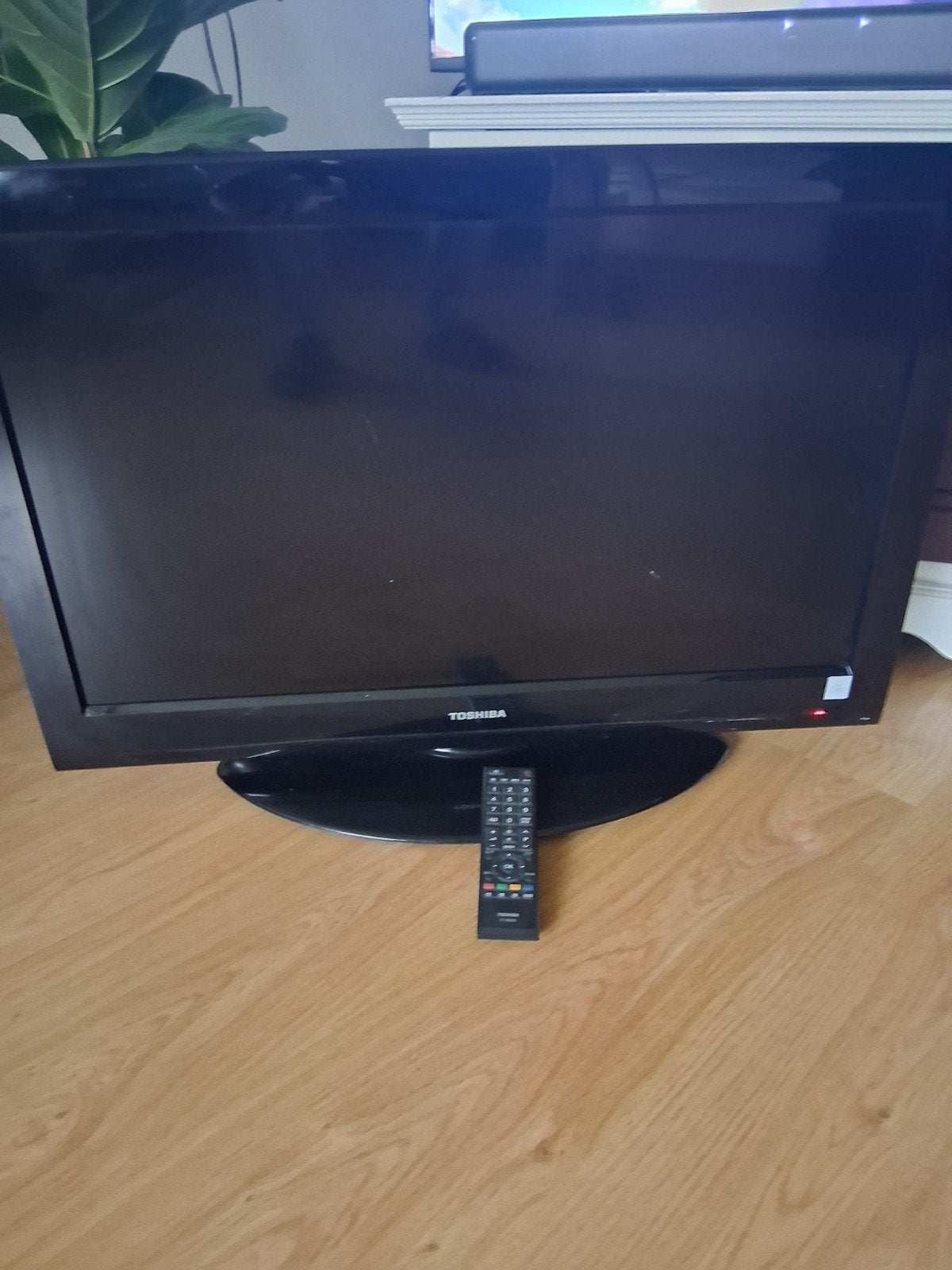 Gratis af te halen: Toshiba LCD TV (32 inch), Ophalen of Verzenden