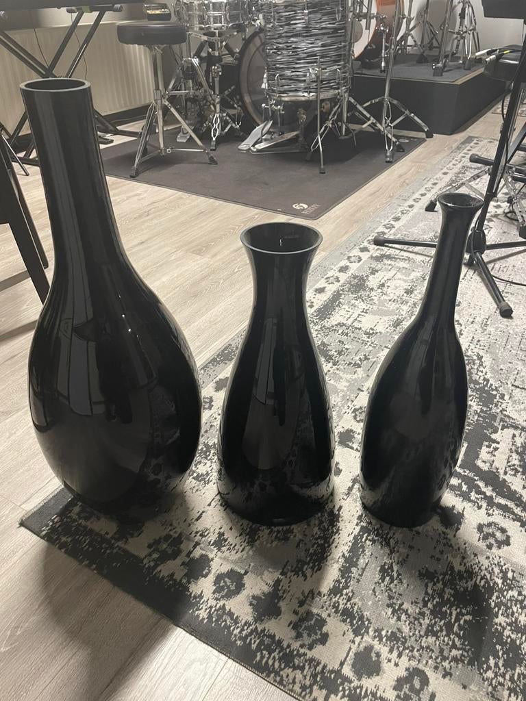 3 grote zwarte hooglans vazen, Ophalen, Overige materialen, Gebruikt, 50 tot 75 cm