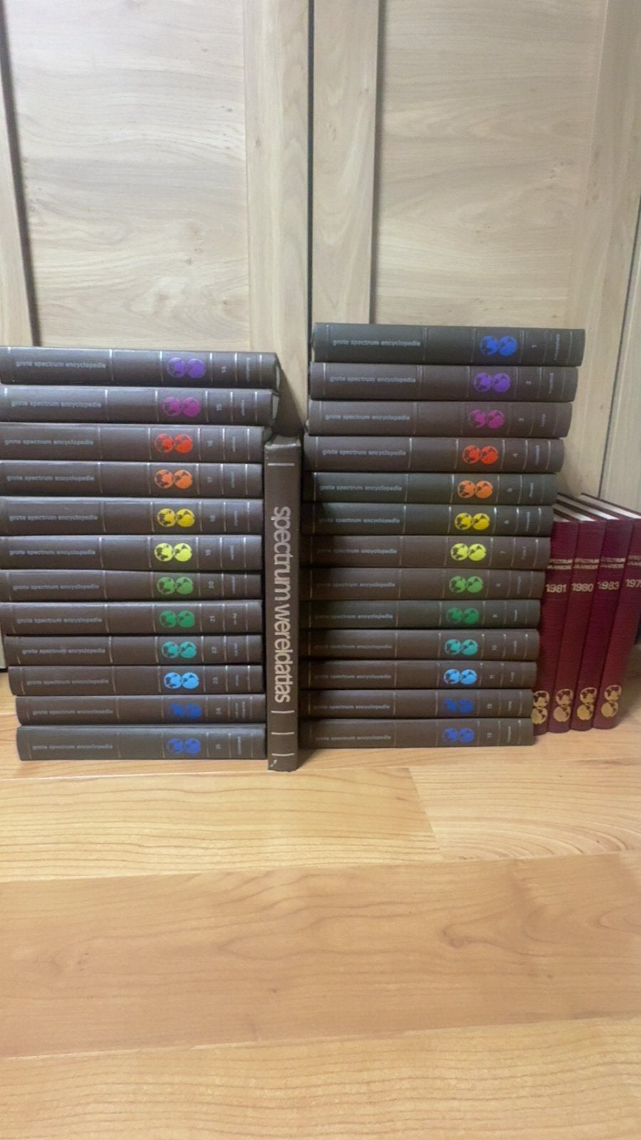 Grote Spectrum Encyclopedie complete set met jaarboeken, Boeken, Ophalen, Gelezen, Algemeen, Complete serie