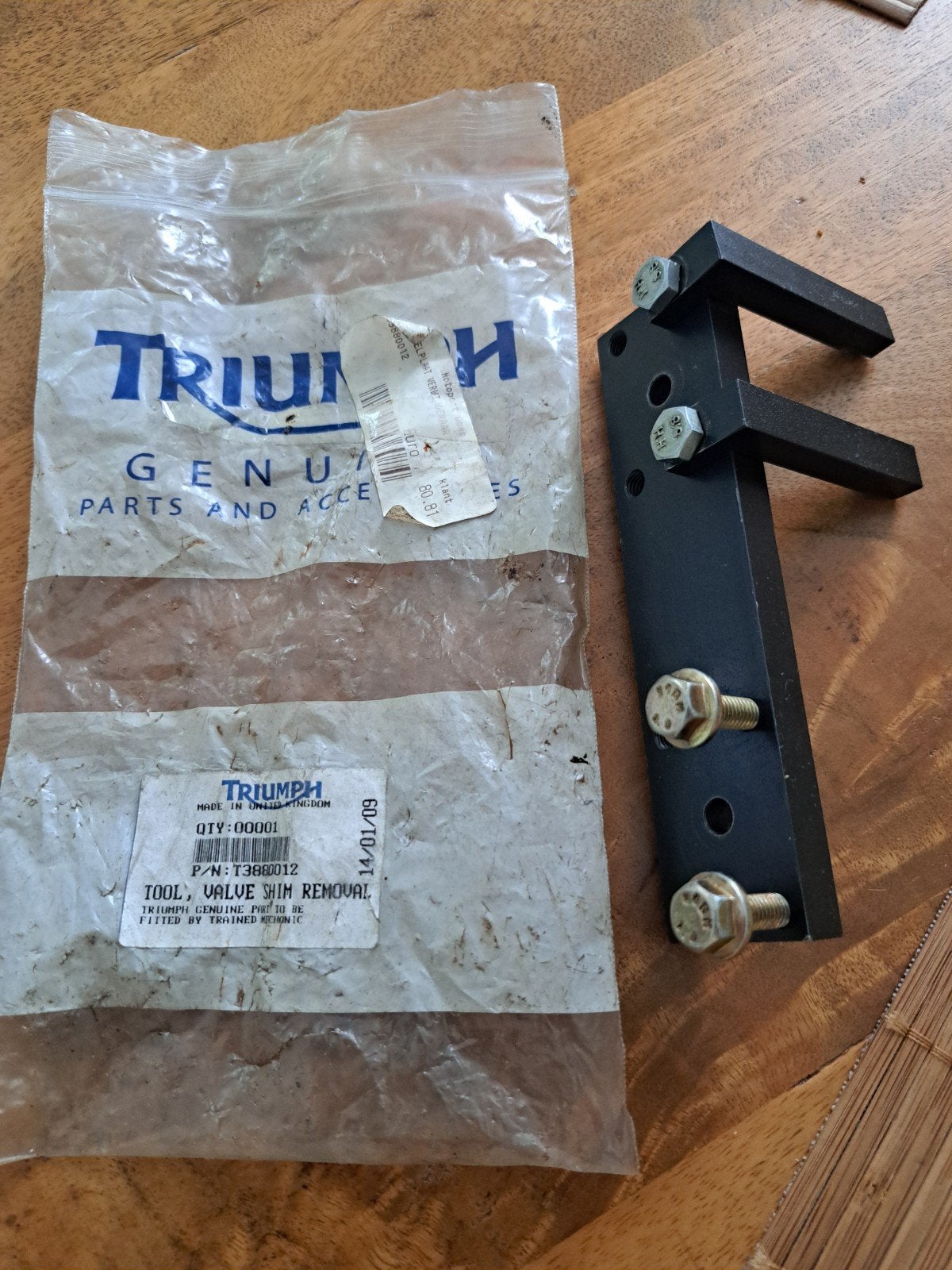 Triumph valve shim removal tool T3880012, Motoren, Ophalen of Verzenden