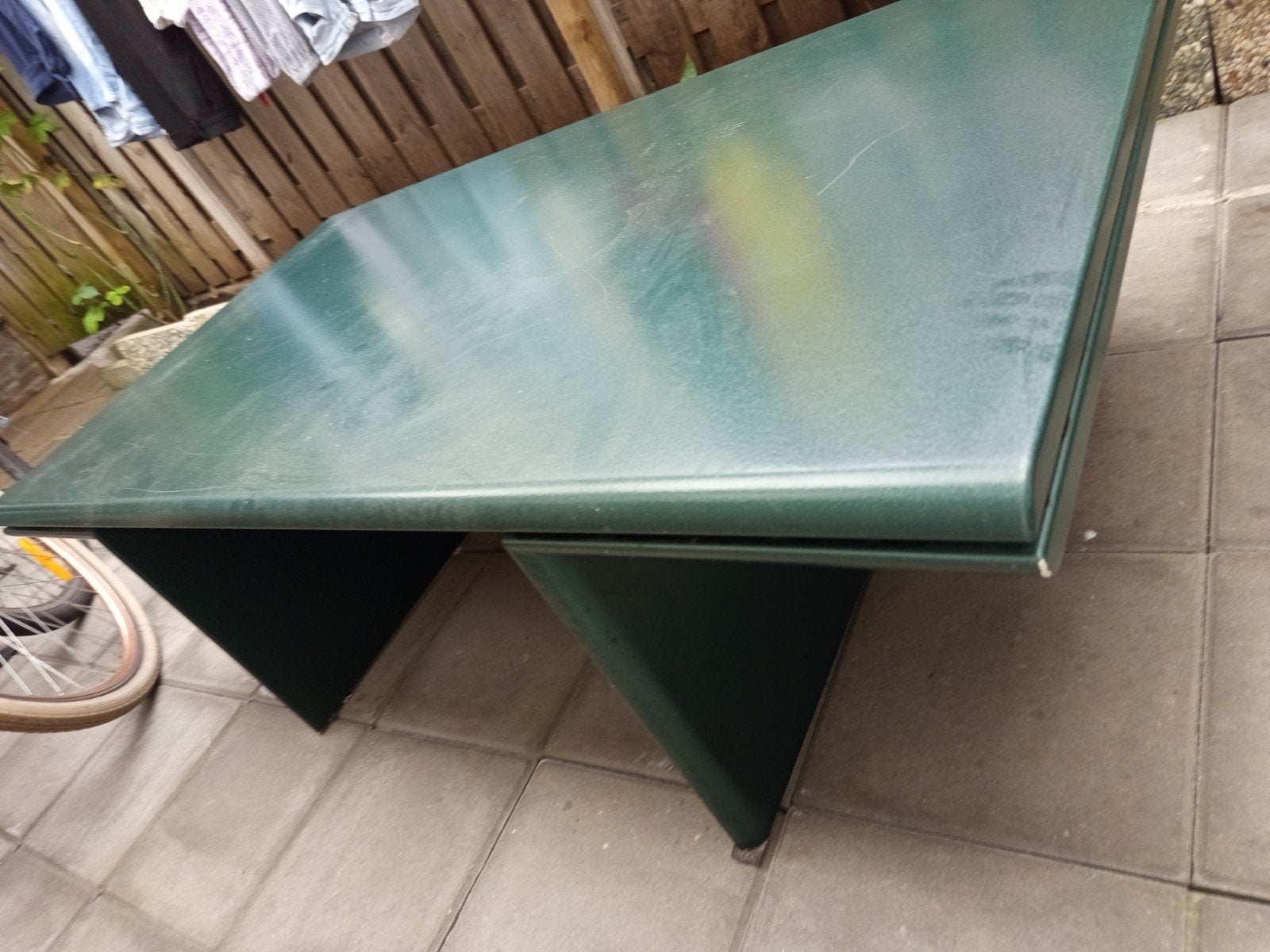 Robuuste groene tuintafel - Gebruikt, maar stevig, Gebruikt, 100 tot 150 cm, Robuust, functioneel, Metaal