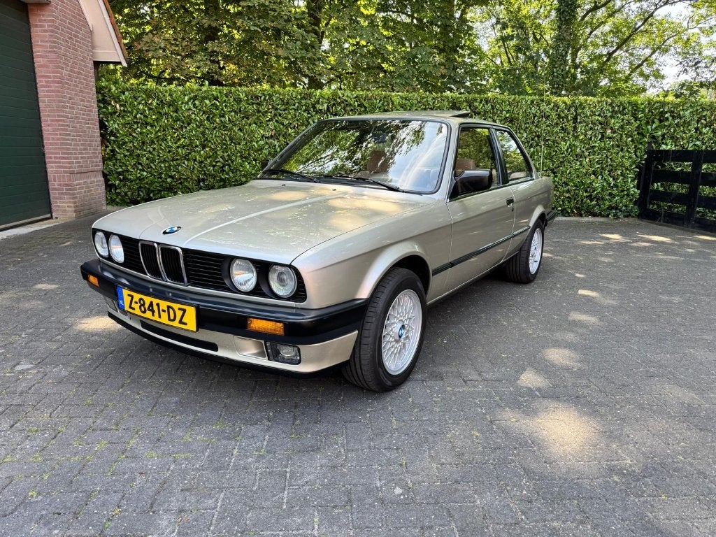 BMW 320i E30, 51185 km, Auto's, 1025 kg, Beige, Overige kleuren, 129 pk
