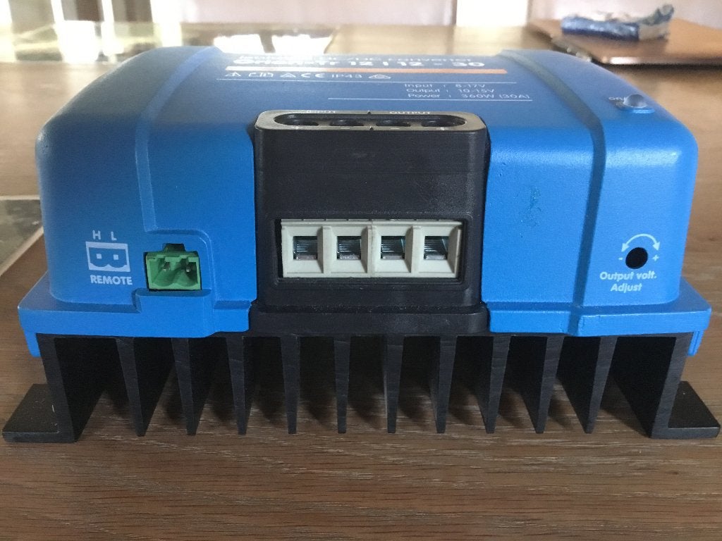 Victron 12/12-30 omvormer, Ophalen of Verzenden, Nieuw