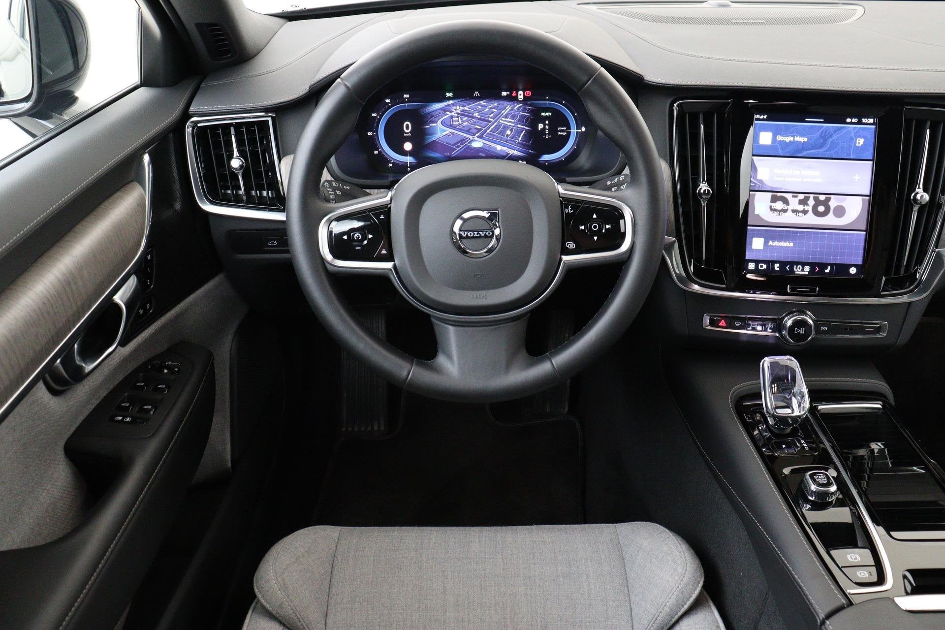 Volvo V90 T6 PLUG-IN HYBRID AWD PLUS DARK *LONG RANGE!* -HAR, Auto's, Automaat, 12 maanden, Stof, Euro 6