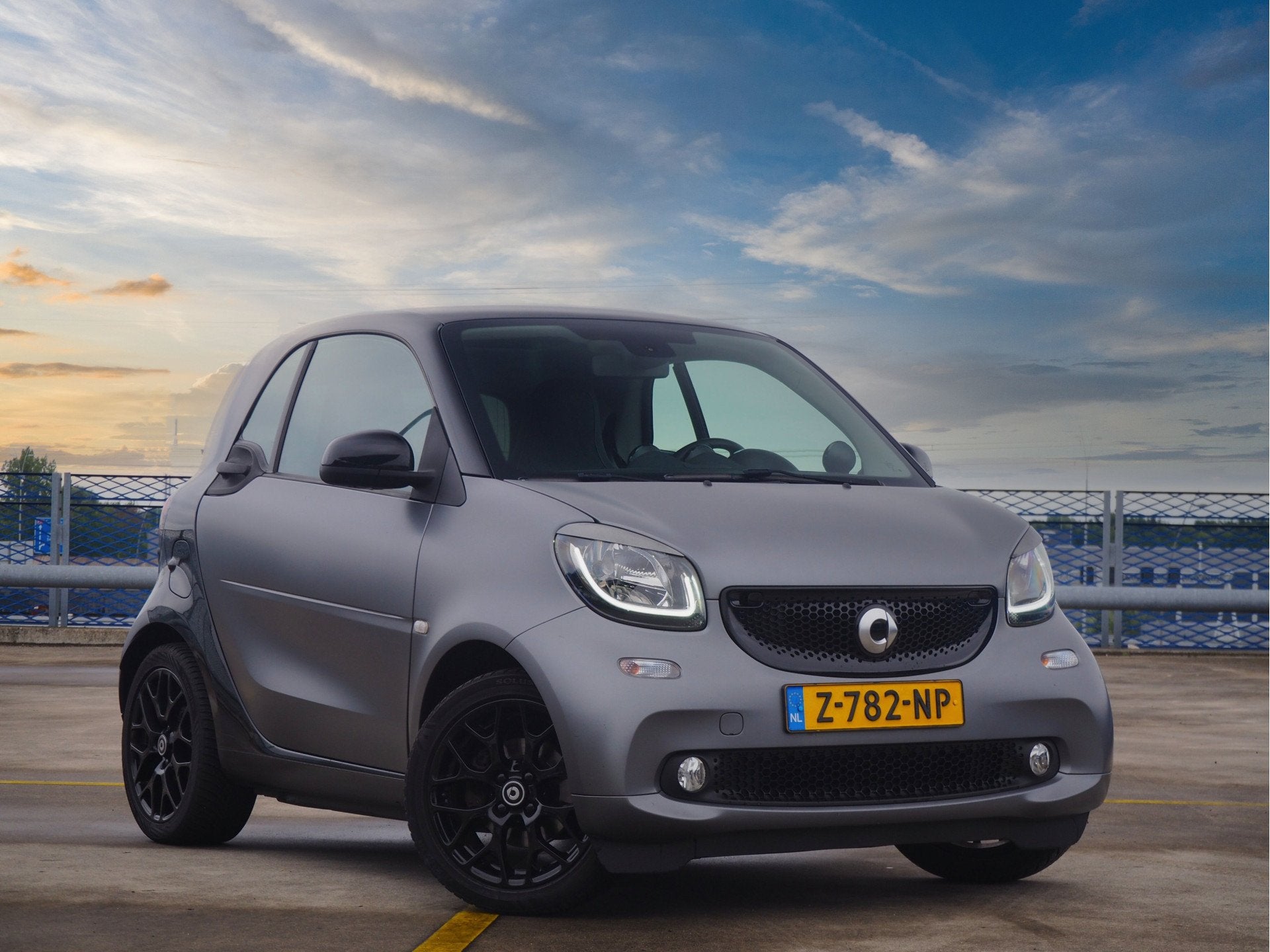 Smart Fortwo 1.0 Turbo Proxy 90pk AUT - JBL - LEDER - STOELV, Auto's, Automaat, 898 cc, Achterwielaandrijving, Gebruikt