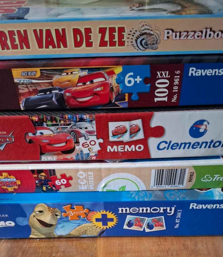Puzzels cars en nemo, Kinderen en Baby's, Speelgoed | Kinderpuzzels, Ophalen of Verzenden, Meer dan 50 stukjes, Gebruikt, 6 jaar of ouder