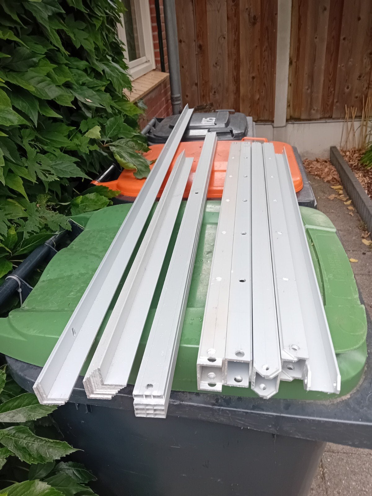 Diverse aluminium profielen en strips, Ophalen, Zo goed als nieuw, Aluminium