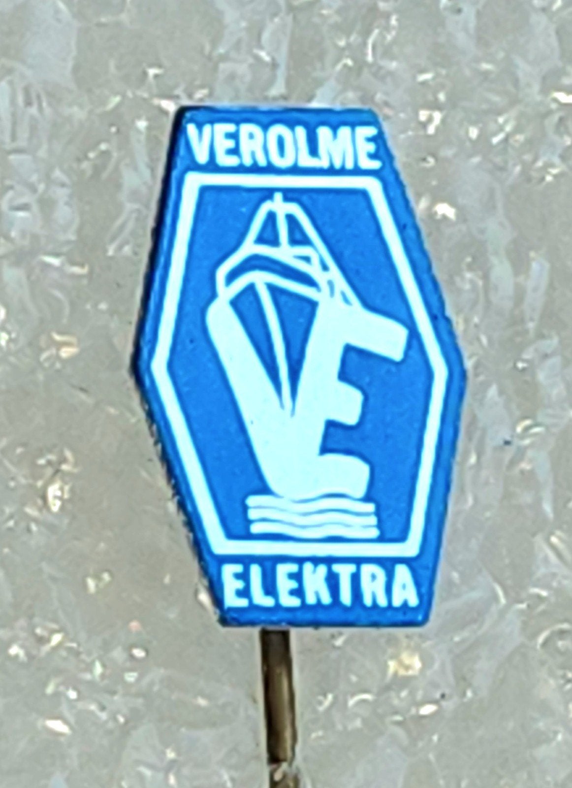 Vintage Speldje Verolme Elektra Scheepswerf, Ophalen of Verzenden, Gebruikt, Overige onderwerpen, Speldje of Pin