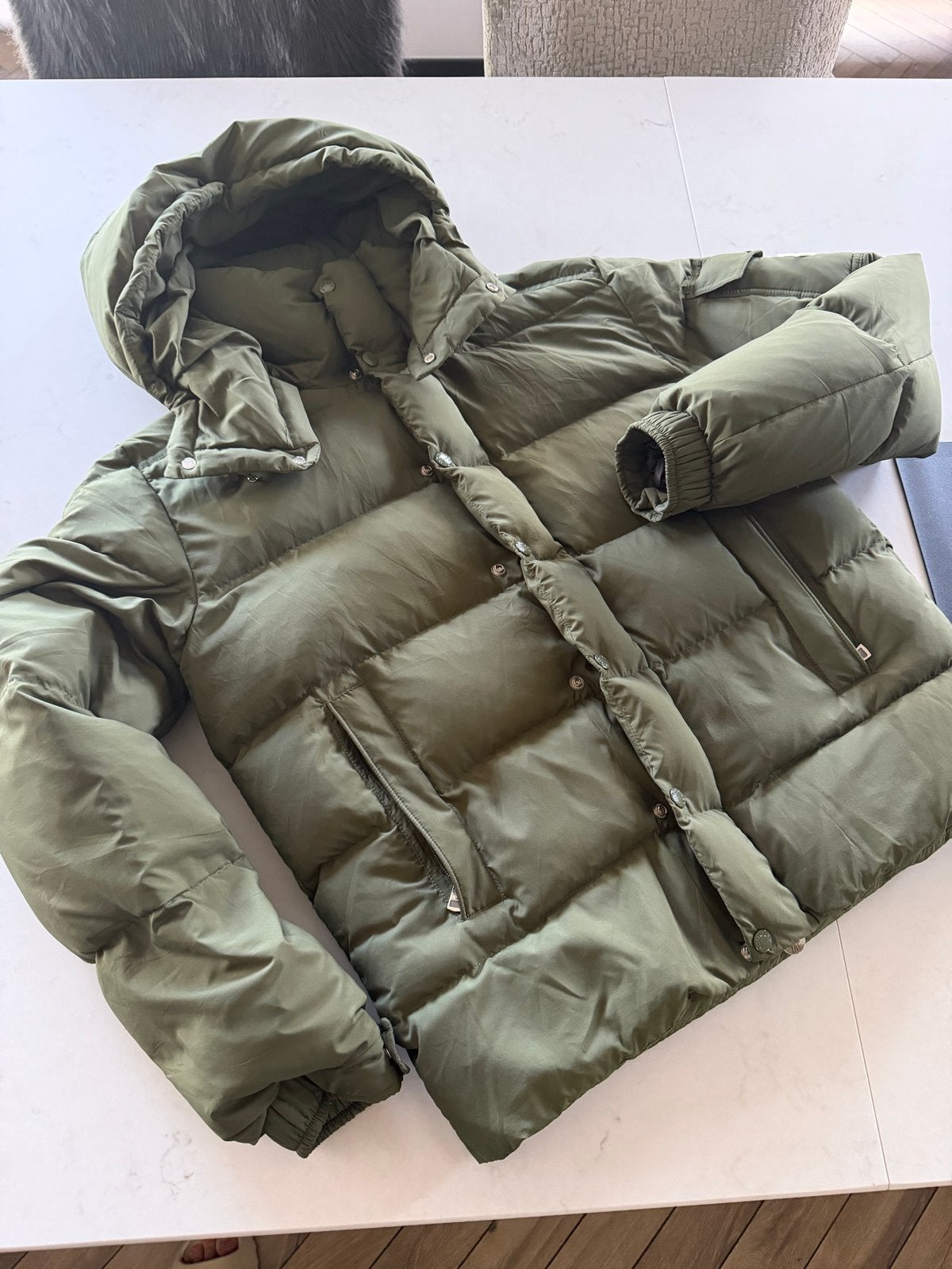 Moncler Vezere Donsjack Mosgroen Maat 2 - Nieuwstaat, Ophalen of Verzenden, Zo goed als nieuw, Maat 42/44 (L), Groen
