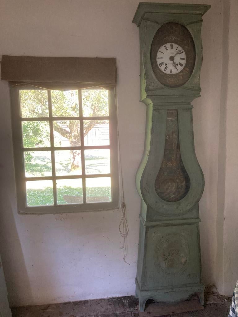 Antieke franse coimtoiseklok met bloemslinger, Ophalen