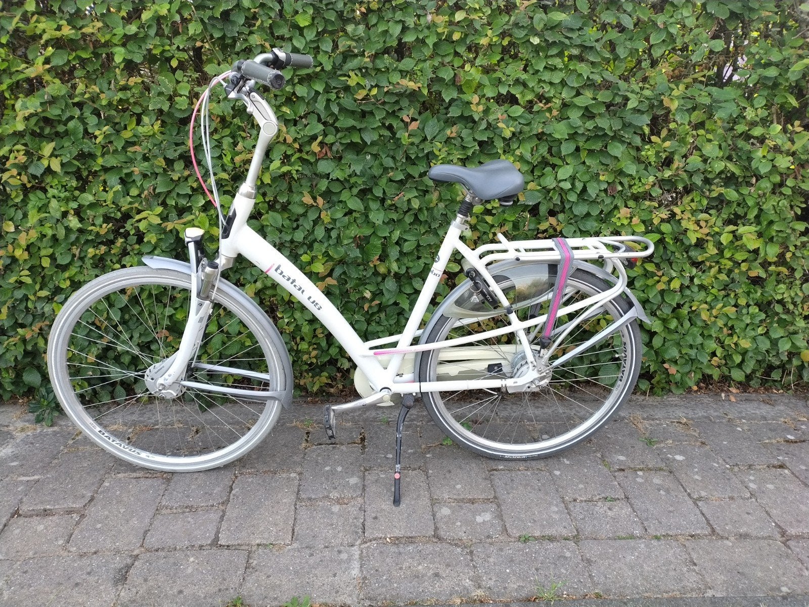 Batavus damesfiets, type MAMBO, wit, 57 cm frame, 8 versnel, Fietsen en Brommers, Ophalen, Terugtraprem, Gebruikt, Versnellingen