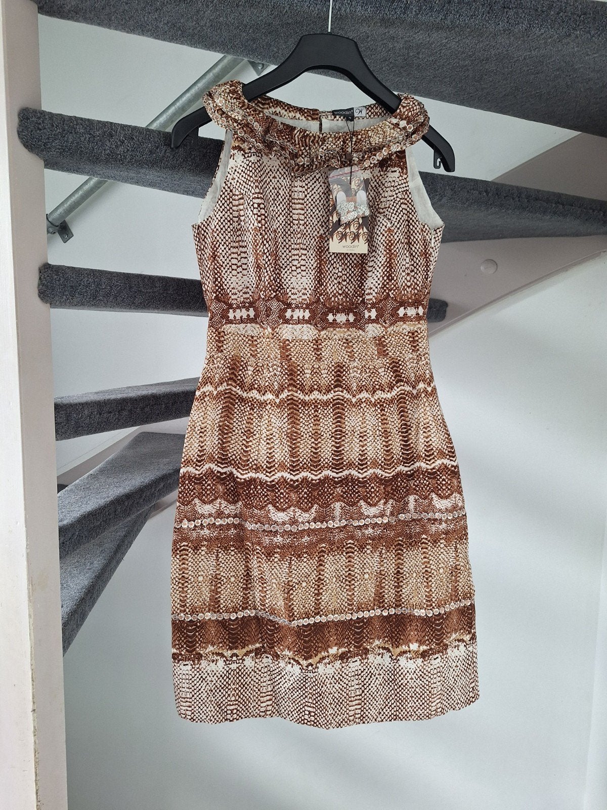 Woodin Jurk met slangenprint en pailletten, maat M, Kleding | Dames, Jurken, Maat 38/40 (M), Woodin, Bruin, Nieuw