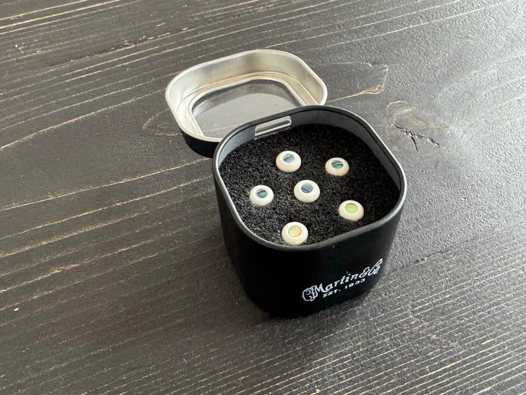 Martin Liquidmetal Bridgepins Pearl Dot Bone Color, Muziek en Instrumenten, Instrumenten | Onderdelen, Zo goed als nieuw, Akoestische gitaar