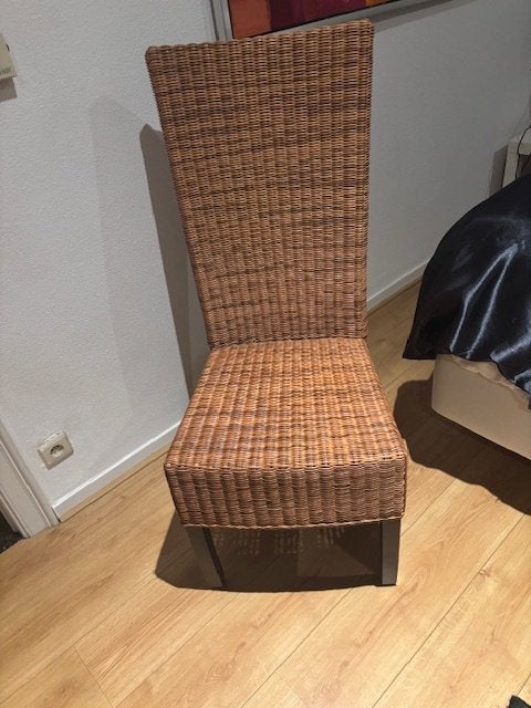 4 rieten stoelen in nieuwstaat, Huis en Inrichting, Stoelen, Ophalen, Zo goed als nieuw, Bruin, Vier