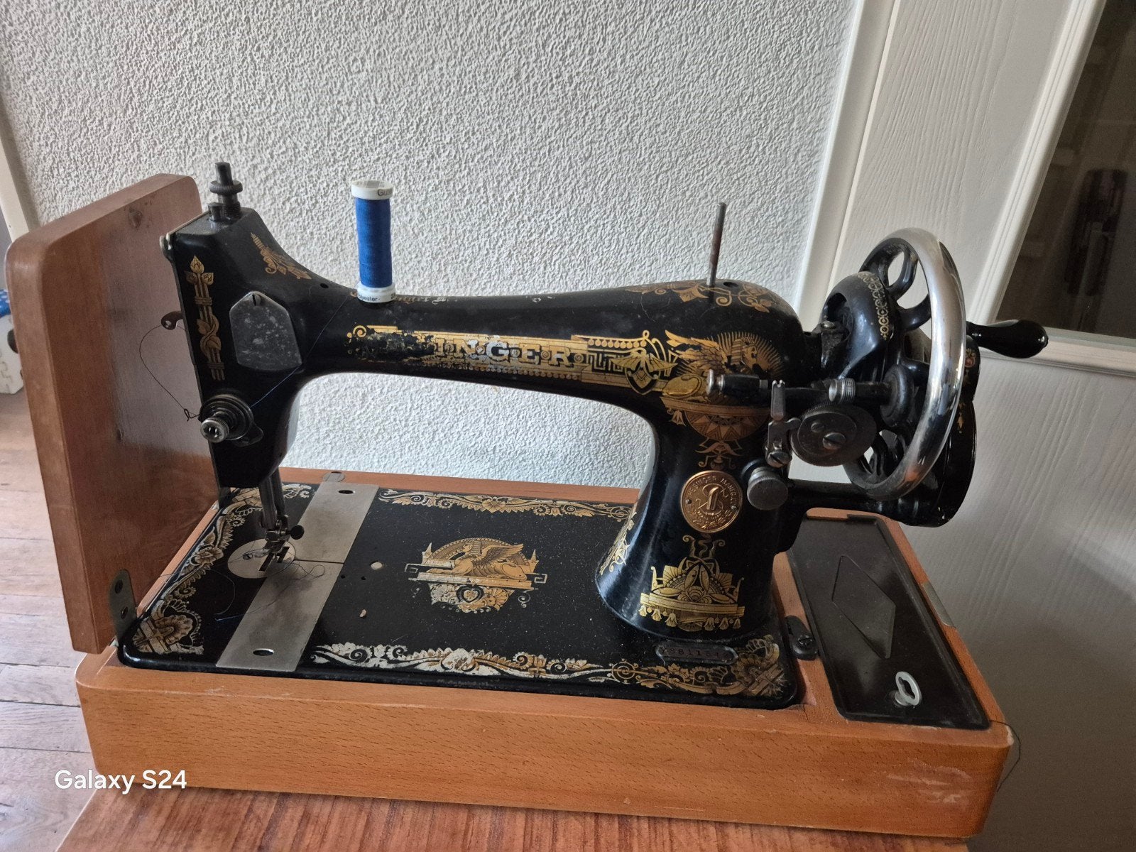 Te koop,antieke singer naaimachine., Ophalen