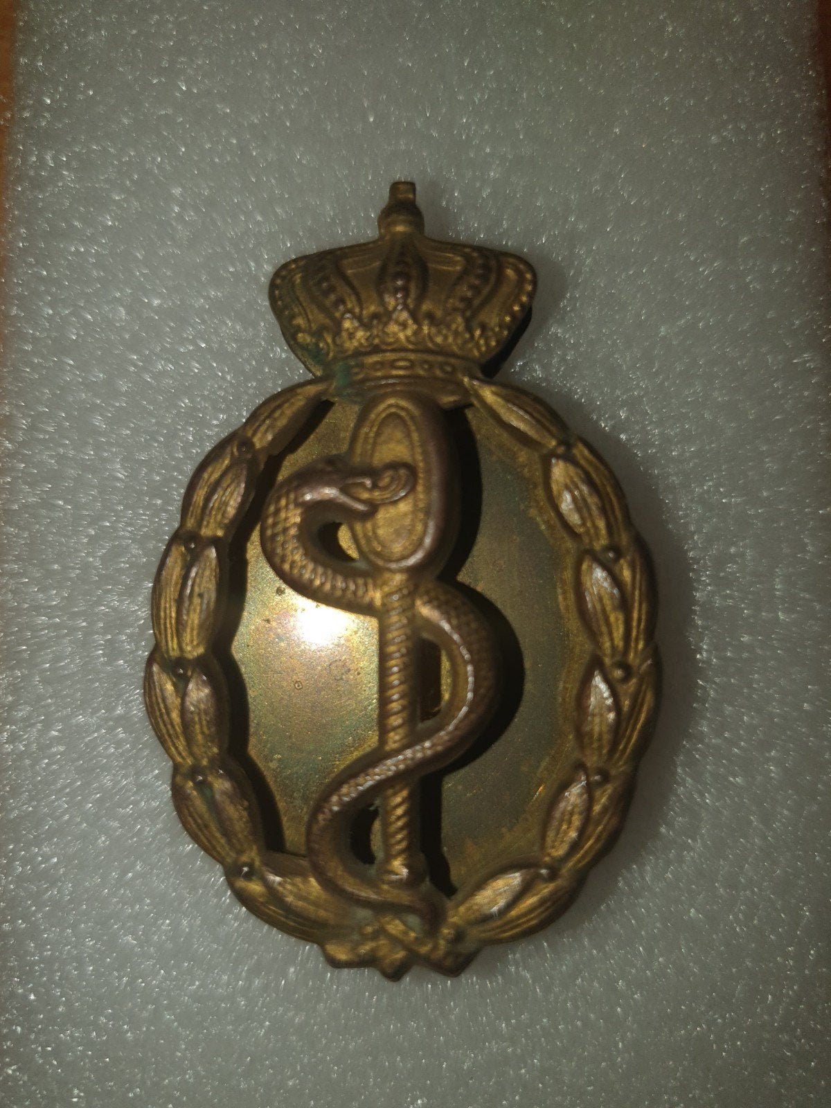 Borst embleem DT Arts, Ophalen of Verzenden, Landmacht, Nederland, Embleem of Badge