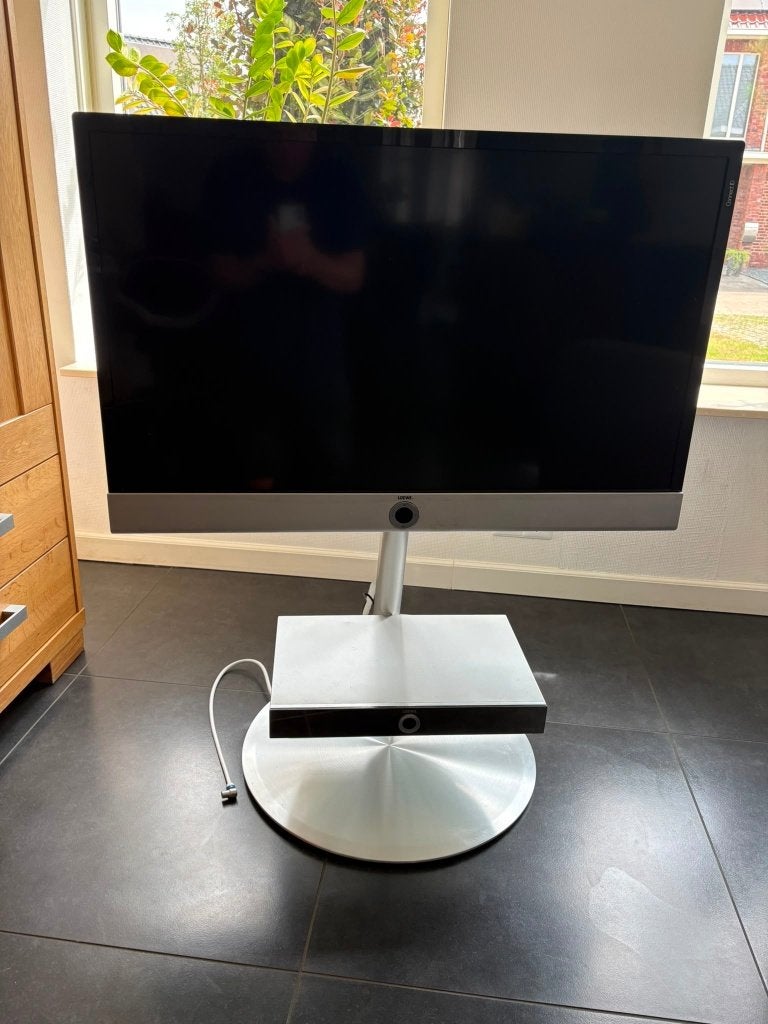 Loewe Connect ID  32 televisie met DVD speler met voet sl155, 50 Hz, 80 tot 100 cm, Zo goed als nieuw, Ophalen