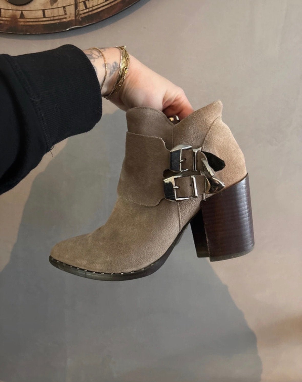 Josh V laarsjes maat 38 - Beige suède enkellaarsjes, Ophalen of Verzenden, Gedragen, Beige, Lage of Enkellaarzen