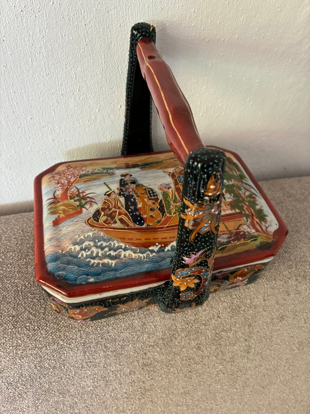 Chinese Sieradendoos, Ophalen