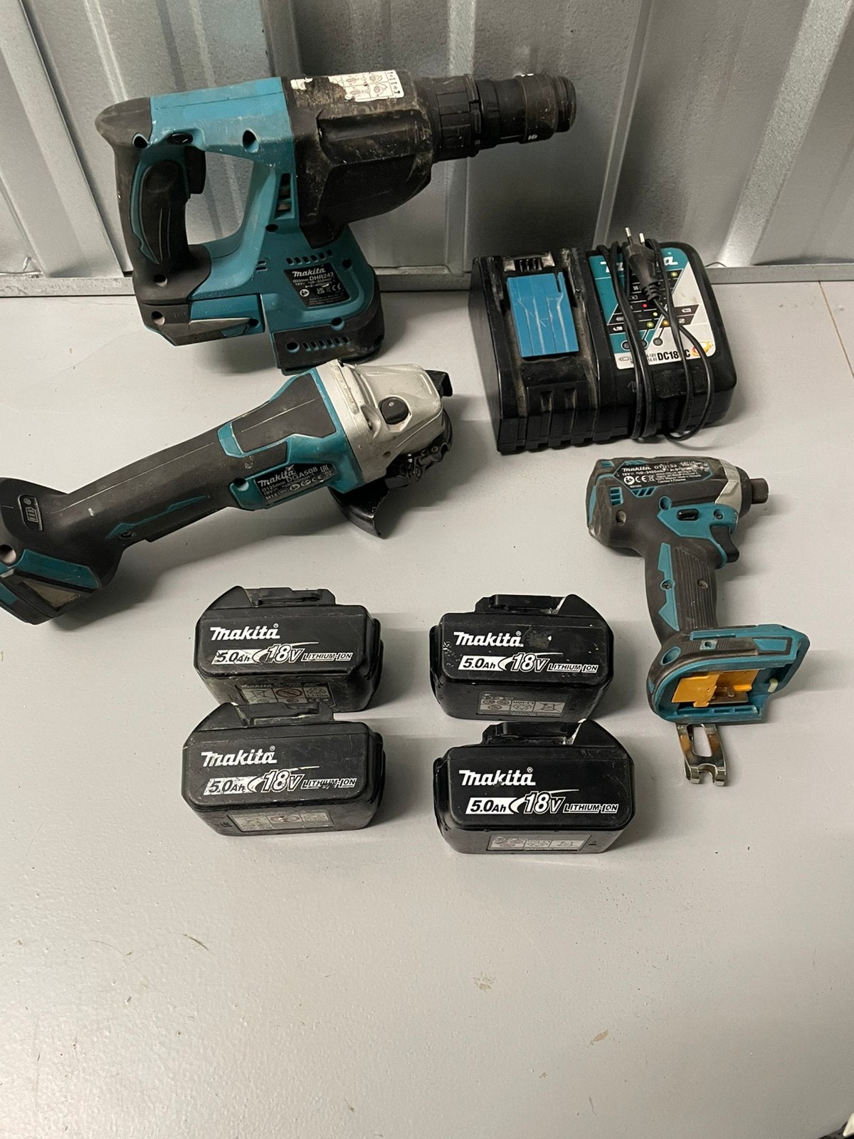 Makita 18V LXT Set – 3 Machines – 4x 5.0Ah Accu + Lader, Ophalen, Zo goed als nieuw