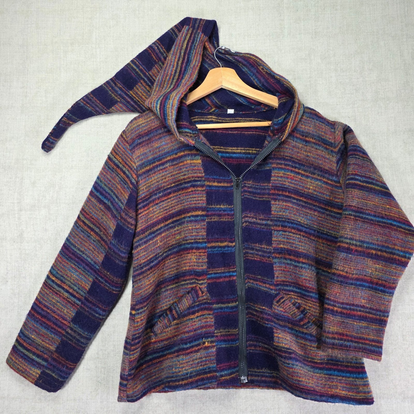 wollen vest met pixie hood maat M/L, Kleding | Dames, Ophalen of Verzenden, Gedragen, Maat 38/40 (M), Meerkleurig