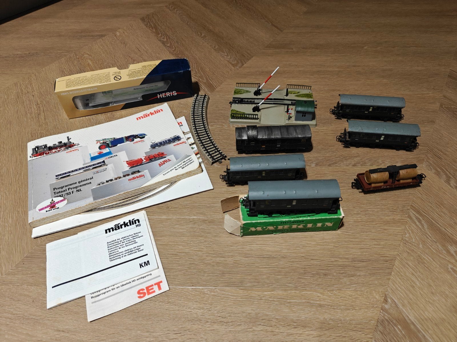 Märklin H0 Treinset met wagons, overweg en rails, Ophalen, Wisselstroom, Märklin, Gebruikt