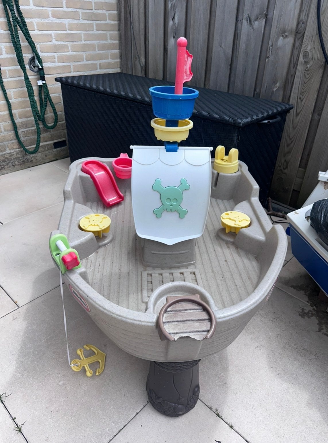 Leuke Little Tikes piratenschip watertafel, Kinderen en Baby's, Speelgoed | Buiten | Los speelgoed, Ophalen, Zo goed als nieuw