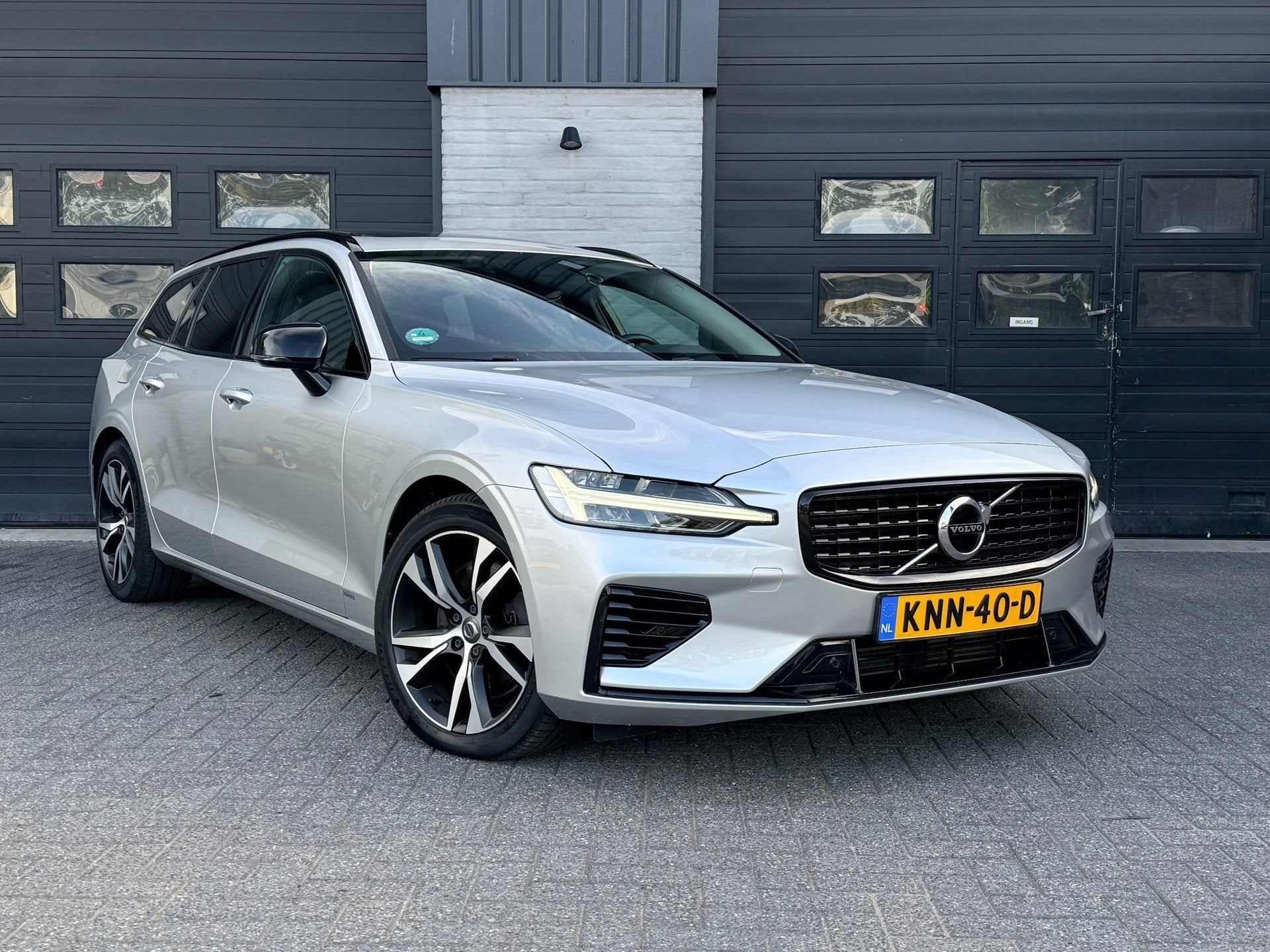 Volvo V60 2.0 T6 Recharge AWD R-Design, Panoramadak, Head-up, Auto's, Automaat, Gebruikt, 4 cilinders, Hybride Elektrisch/Benzine