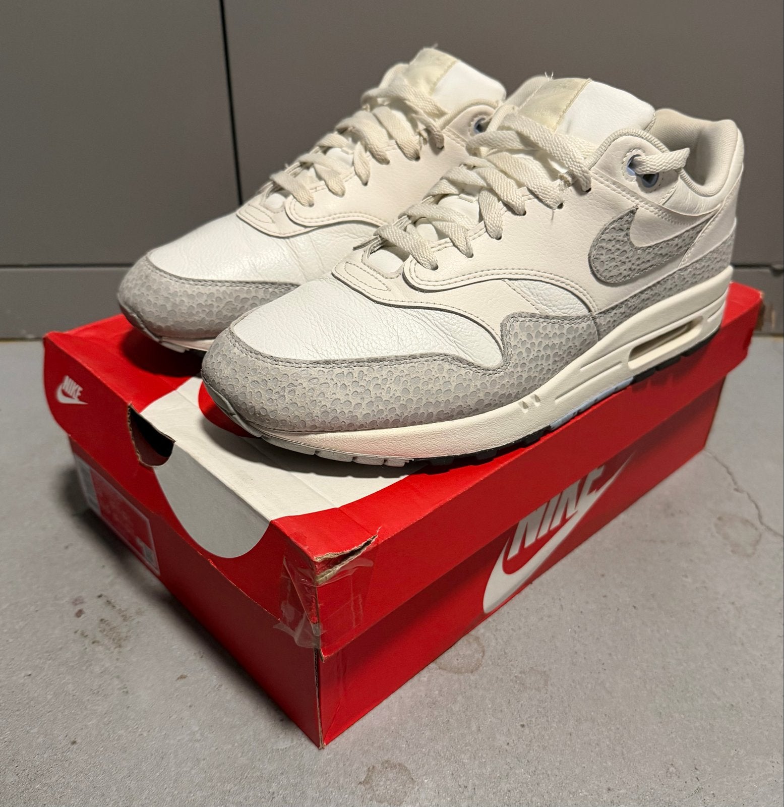 Nike Air Max 1 AFR "Summit White" FB5059-100 - Maat 45,5, Ophalen of Verzenden, Gedragen, Wit, Sneakers of Gympen