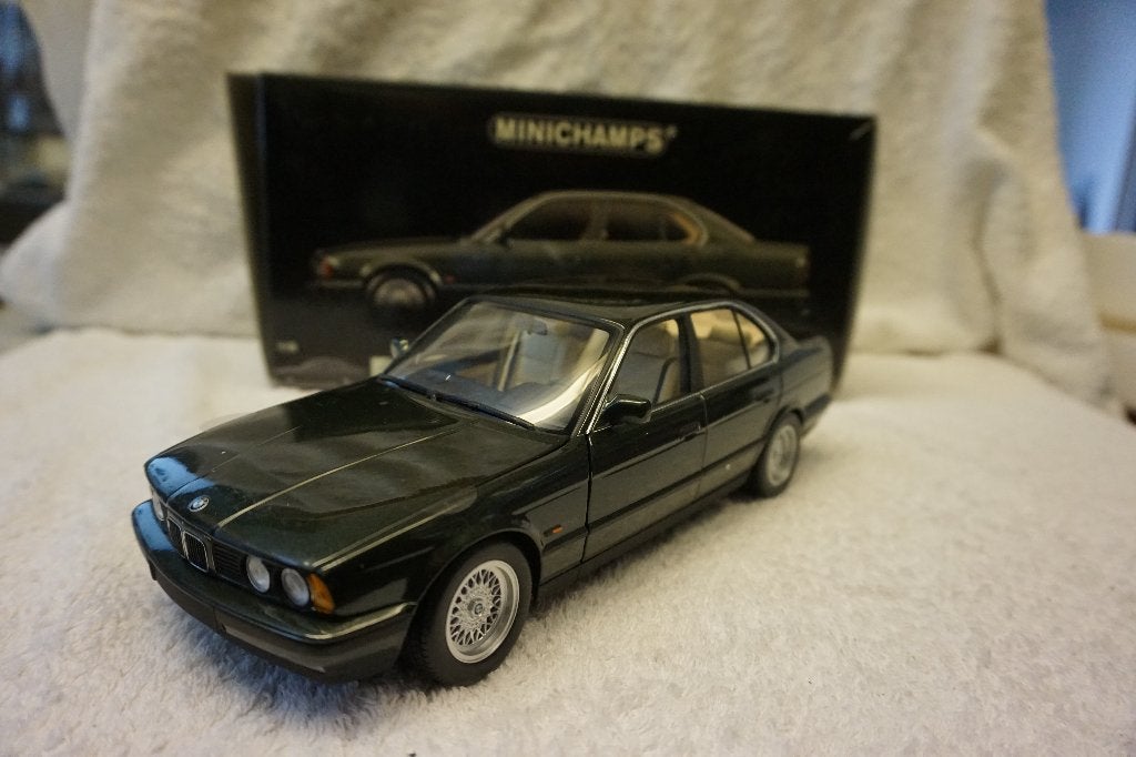 BMW 535i 1988 groen metallic 1:18 Minichamps 100024001, Ophalen of Verzenden, Zo goed als nieuw, Auto, MiniChamps