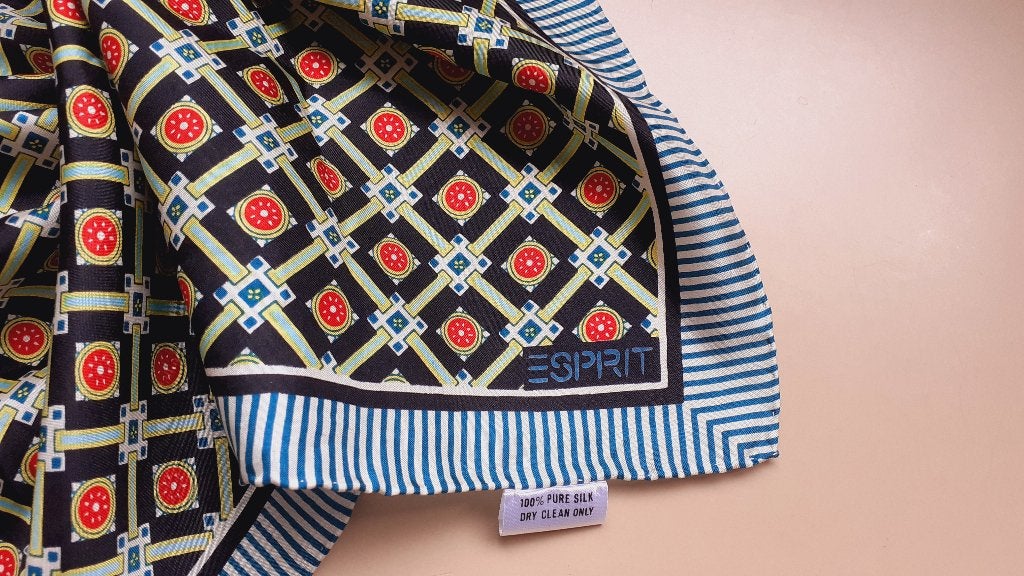 Esprit. Vierkante zijden sjaal -  51x51 cm., Kleding | Dames, Maat 46/48 (XL) of groter, Ophalen of Verzenden, Zo goed als nieuw
