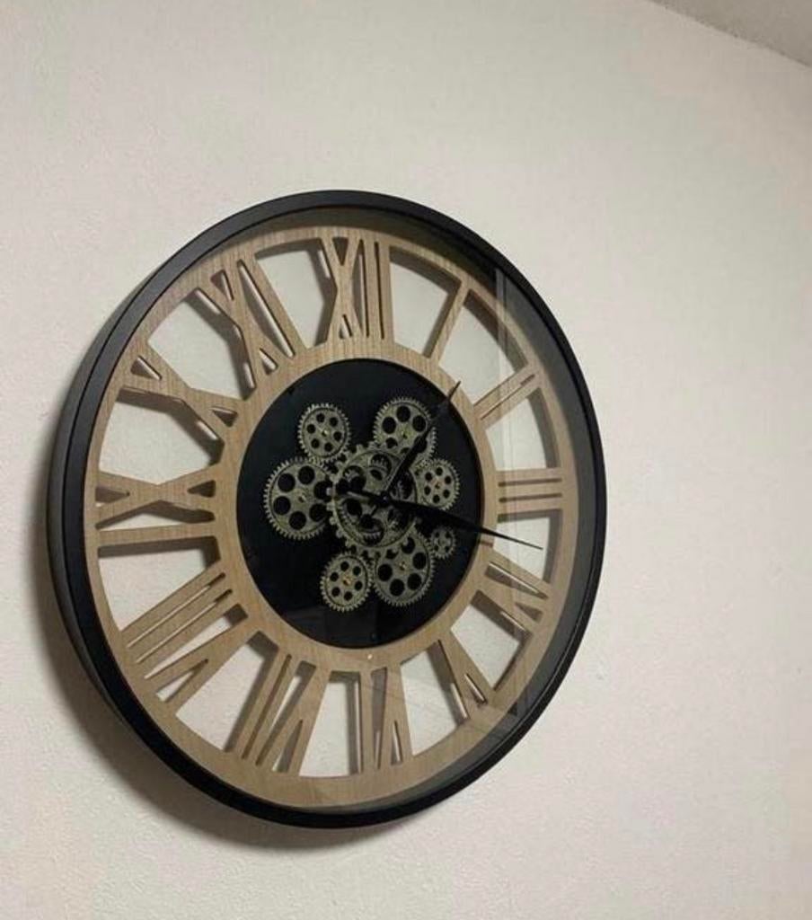 Grote wandklok met zichtbaar uurwerk - Industrieel design, Huis en Inrichting, Woonaccessoires | Klokken, Ophalen, Zo goed als nieuw