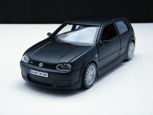 Volkswagen Golf 4 R32 modelauto 1:24, Maisto, Auto, Nieuw, Ophalen of Verzenden