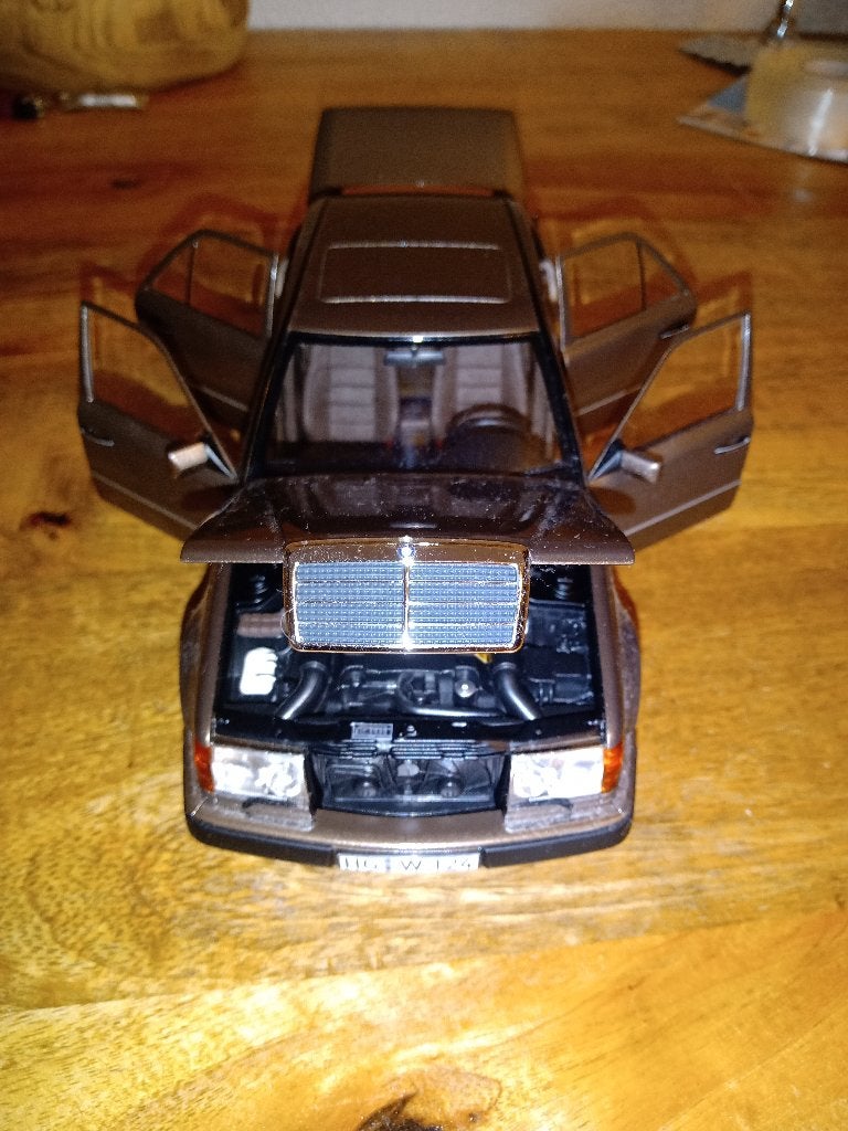 Norev Mercedes-Benz 500E W124, Hobby en Vrije tijd, Ophalen of Verzenden, Zo goed als nieuw, Auto, Norev