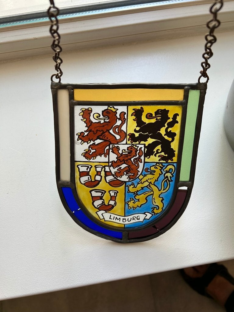 Glas in lood wapen van Limburg, Ophalen