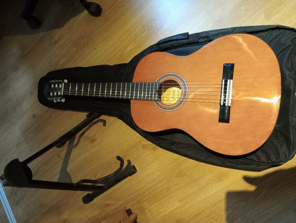 Gitaar + hoes + statief, Ophalen, Nieuw, Klassieke of Spaanse gitaar