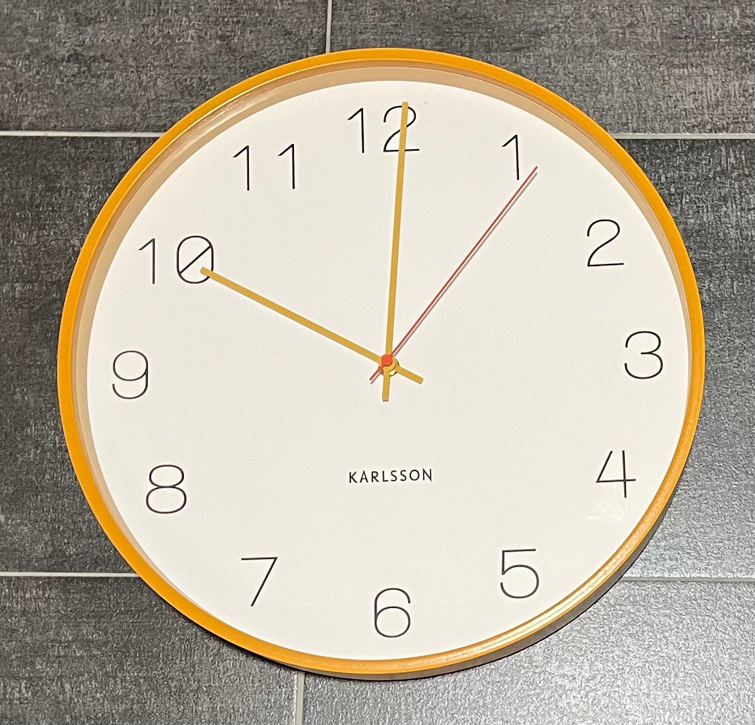 Karlsson Wandklok - Geel/Wit - Modern Design, Ophalen, Zo goed als nieuw, Wandklok