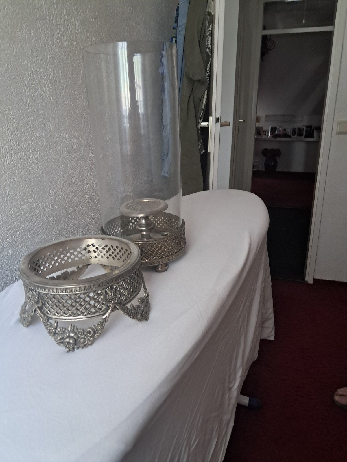 Decoratieve Glazen Stolp met Zilverkleurige Voet, Antiek en Kunst, Ophalen of Verzenden