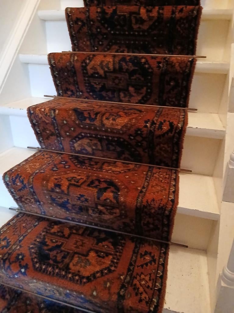 Traploper rood ANTIEK  voor 14 treden met ondertapijt treden, Huis en Inrichting, Stoffering | Tapijten en Kleden, Ophalen, Gebruikt