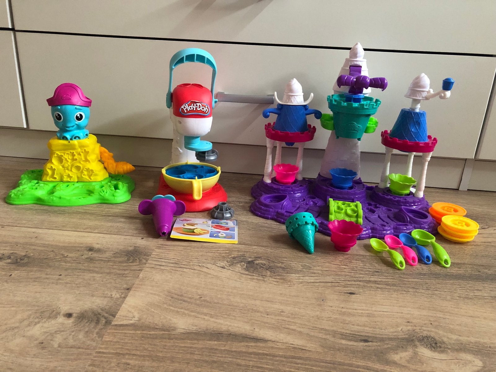 Play-Doh speelsets: IJssalon, cupcake machine en Octopus, Ophalen of Verzenden, Gebruikt, Jongen of Meisje