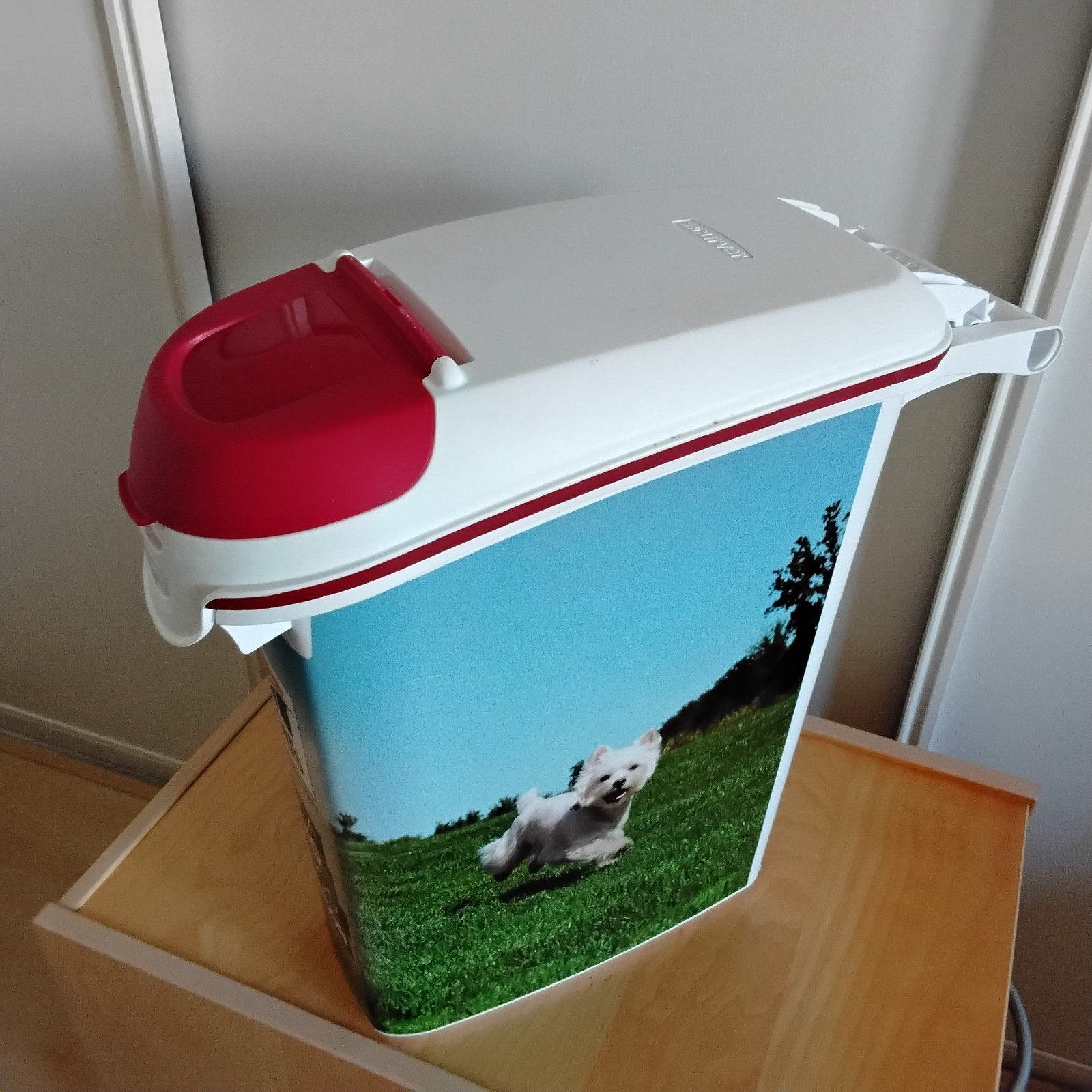 Curver voercontainer, inhoud 23 liter/ 10 kg, Ophalen of Verzenden, Zo goed als nieuw
