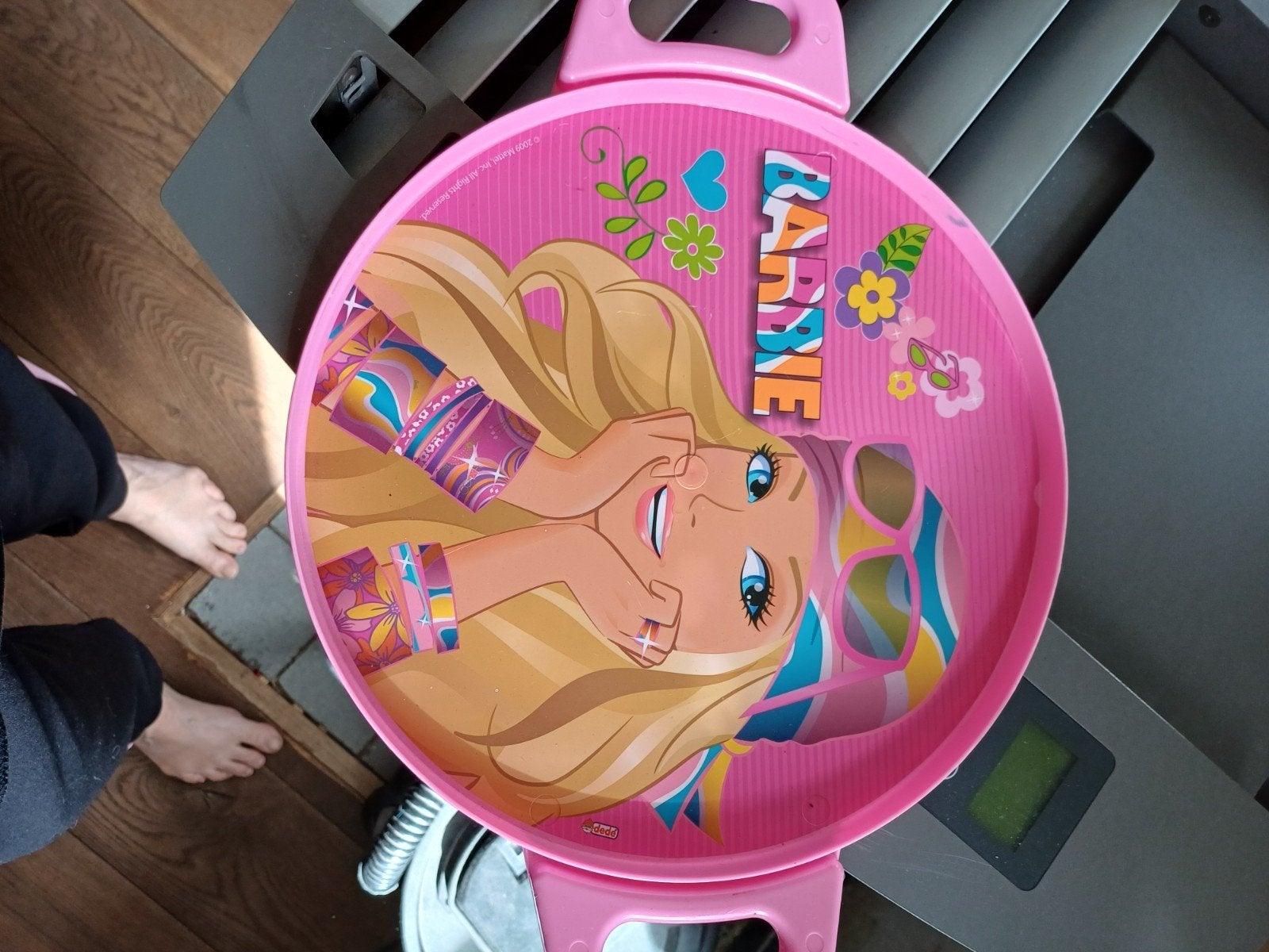 Barbie dienblad, Ophalen, Barbie