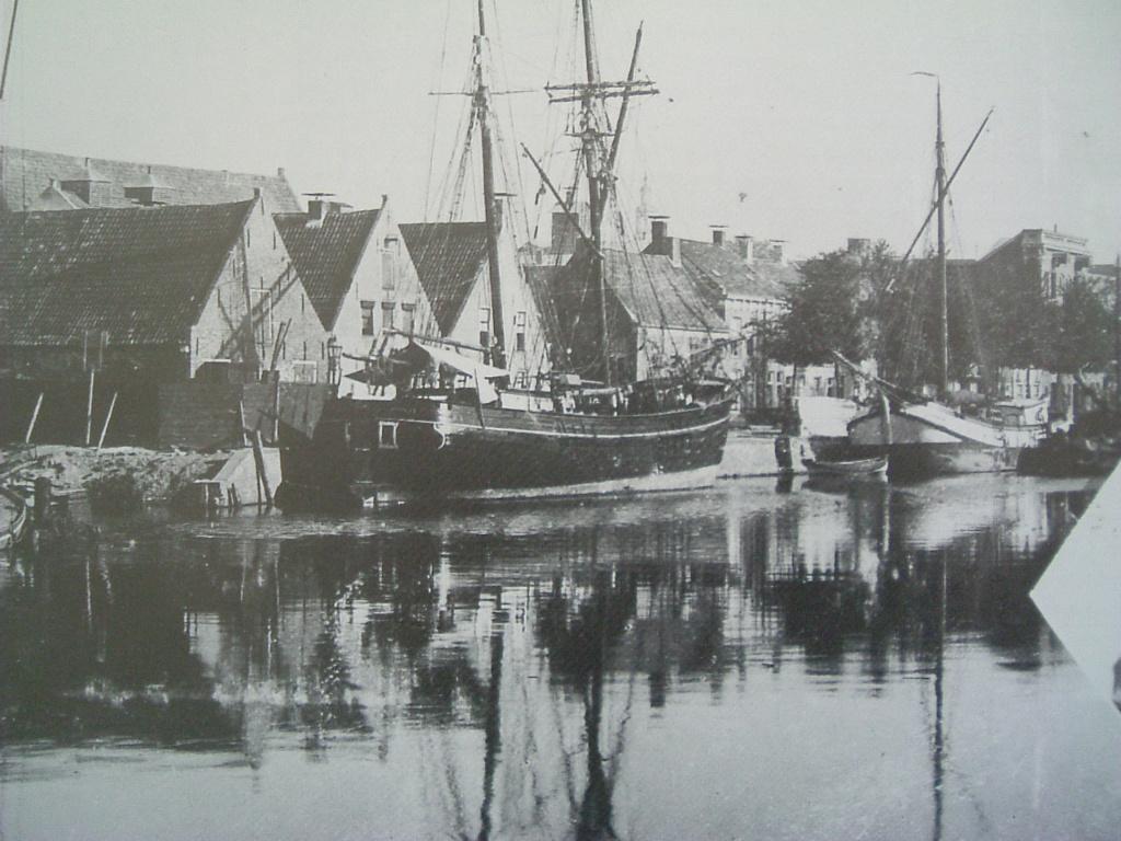 350 jaar scheepsbouw langs het Winschoterdiep., Verzamelen, Ophalen of Verzenden, Zo goed als nieuw, Motorboot, Boek of Tijdschrift