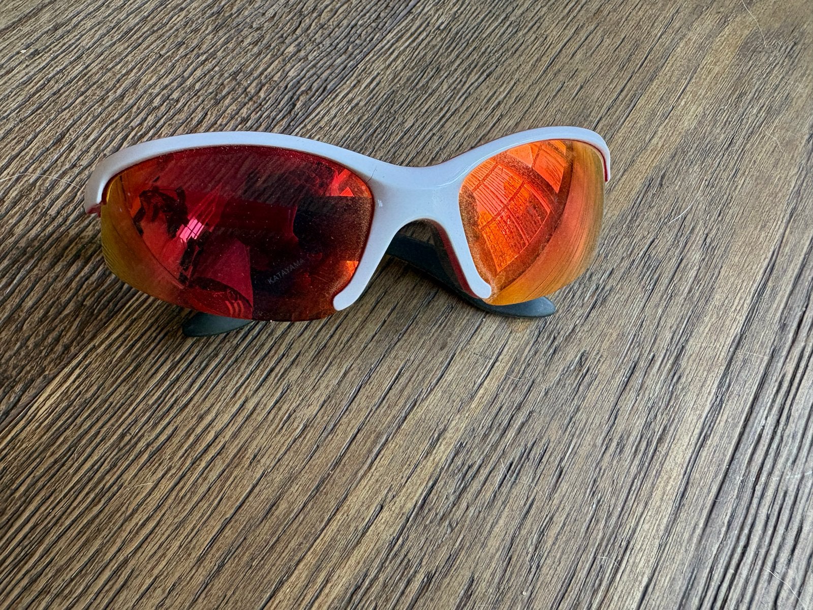 AGU Katayama Sport Zonnebril - Wit/Rood met Rode Glazen, Overige merken, Zonnebril, Ophalen of Verzenden, Zo goed als nieuw