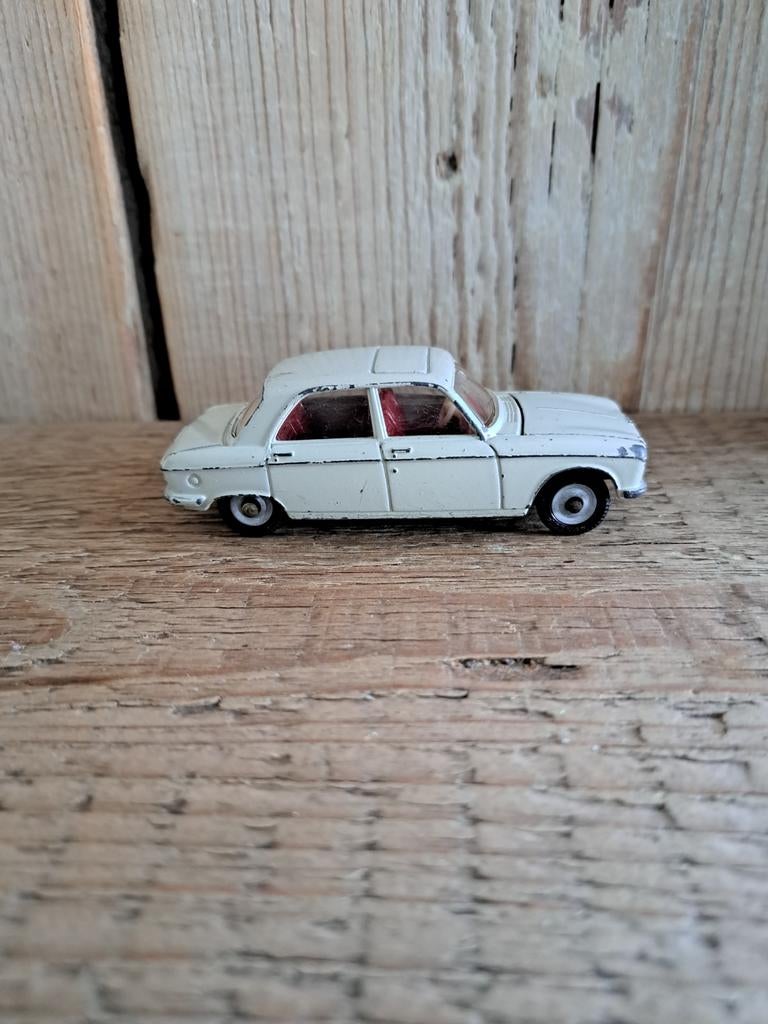 Peugeot 204, Dinky Toys., Hobby en Vrije tijd, Modelauto's | 1:43, Ophalen of Verzenden, Gebruikt, Auto, Dinky Toys