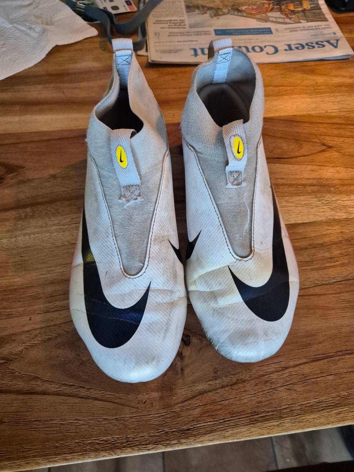 leuke voetbalschoen Nike, Sport en Fitness, Voetbal, Maat XS of kleiner, Ophalen, Schoenen