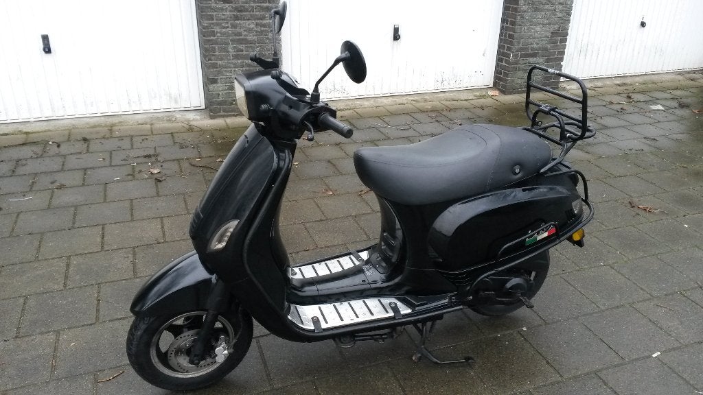 vespa btc riva 2017, blauw kenteken, Ophalen of Verzenden, Gebruikt, Benzine