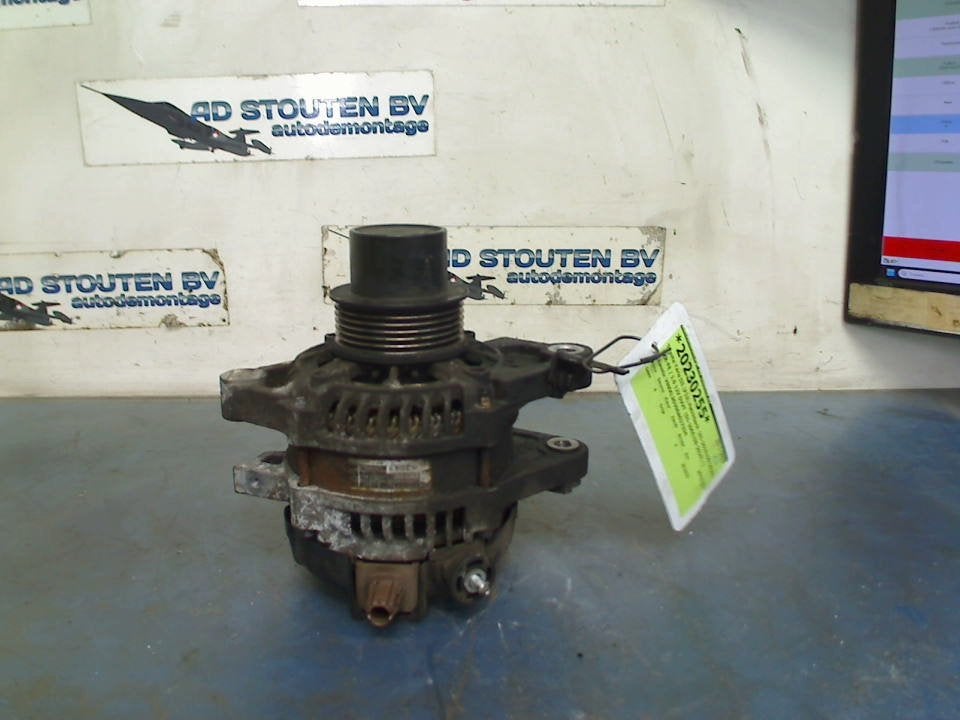 Dynamo Toyota Yaris III (P13) (2010-12/2020-09) 270600Q150, Auto-onderdelen, Gebruikt, Kundenbetreuung@toyota.de, Toyota-Allee 2, Köln 50858, , Duitsland