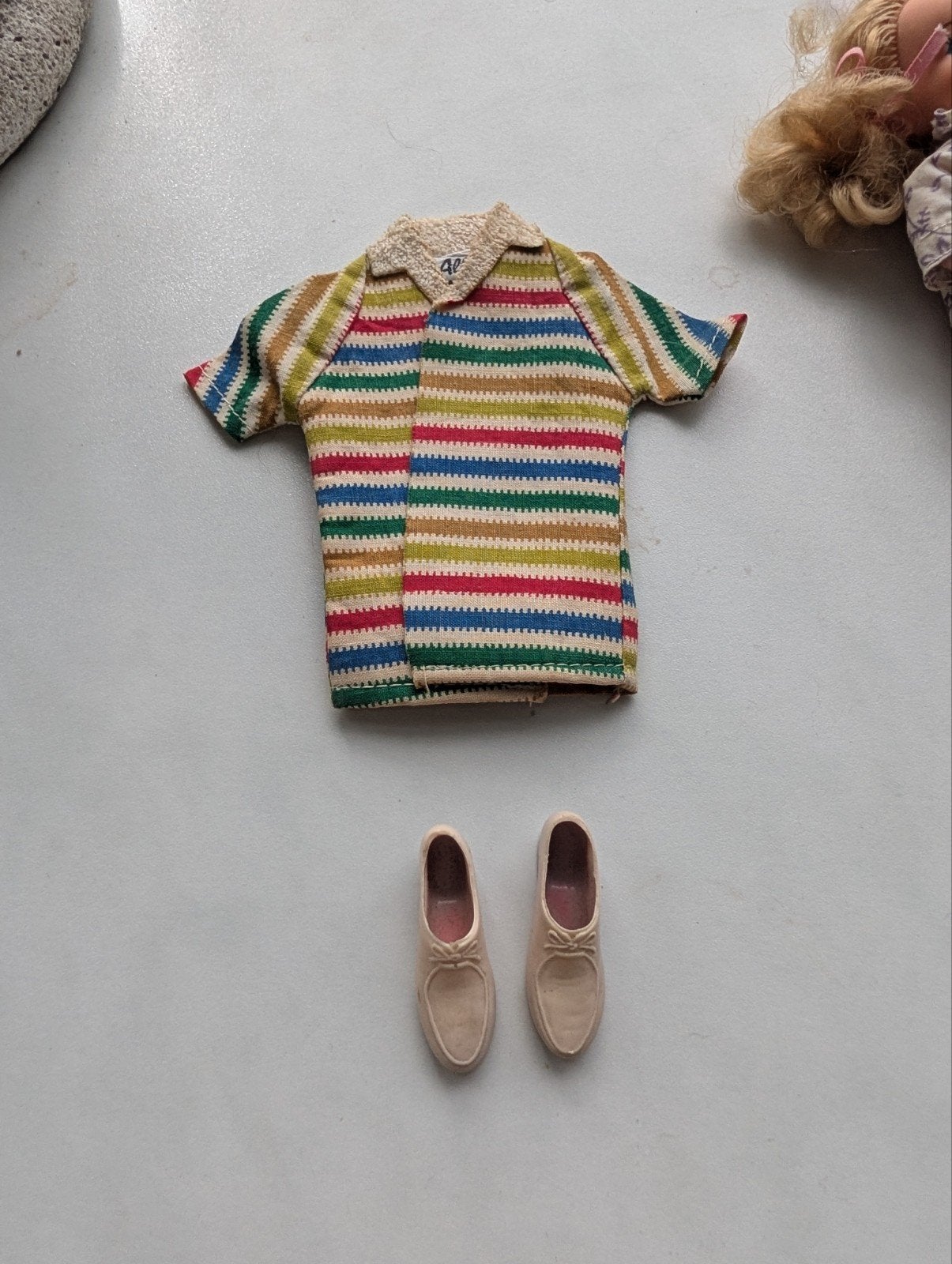 Jaren '60 Barbie Mattel Allan shirt en schoenen, Ophalen of Verzenden, Gebruikt, Barbie